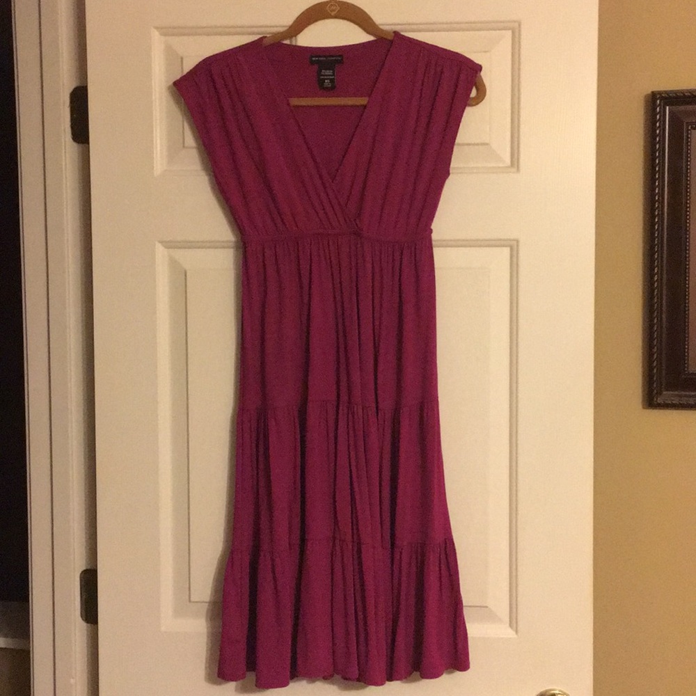 New York & Company Fuchsia Sleeveless Tiered V-Neck Dress